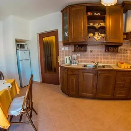 In With Terrace, Air Conditioning, Wifi, Washing Machine 3360-3 Apartment *